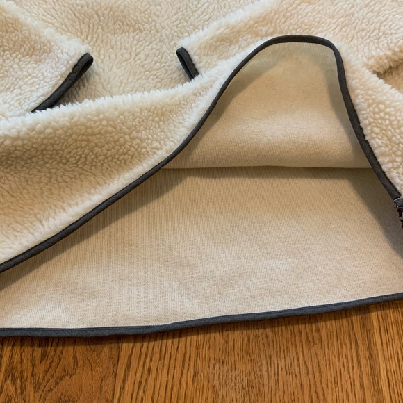 LL Bean Signature High Pile Fleece Pullover XS EUC - Picture 8 of 9